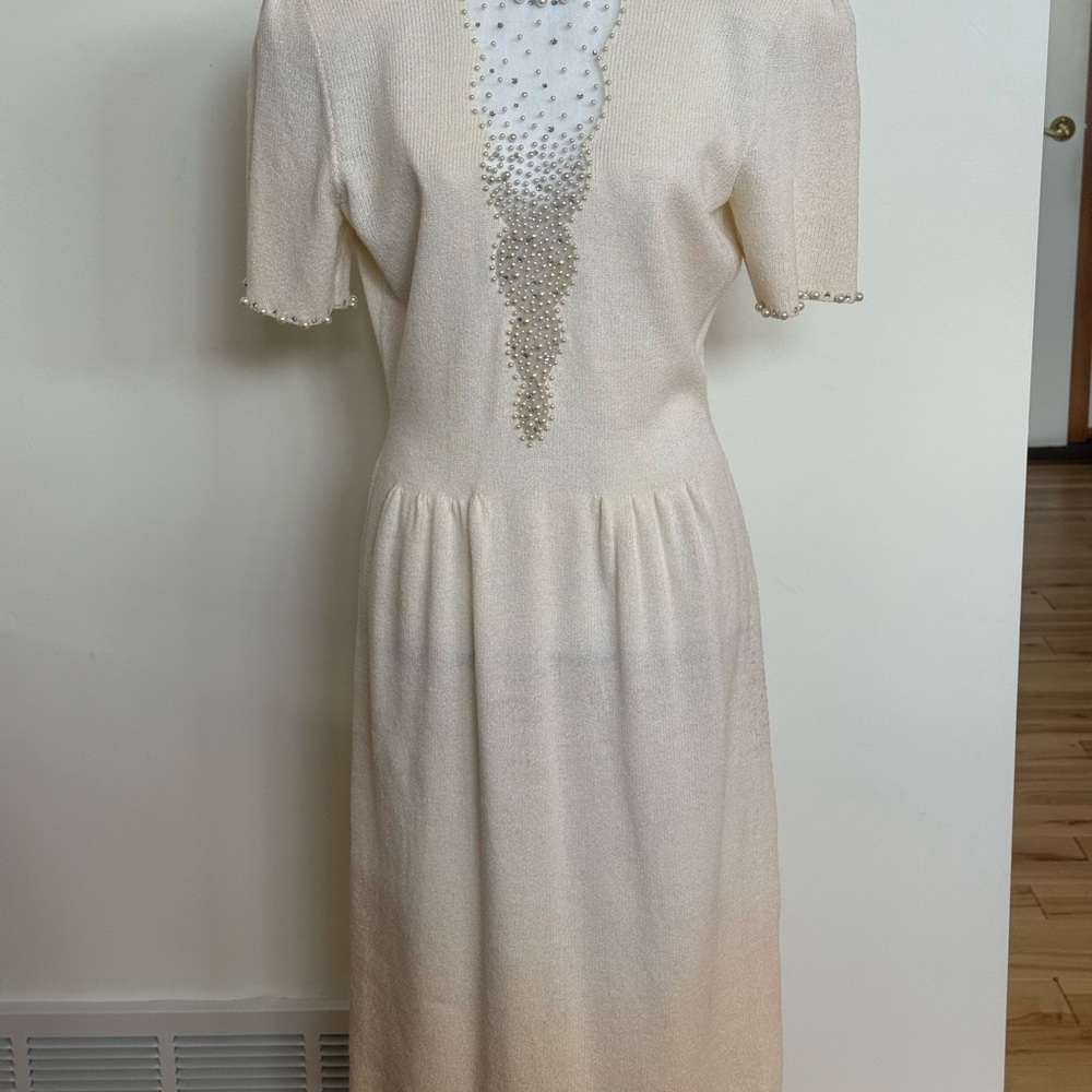 Hottest vintage cream dress I never wore- deep V - Picture 8 of 12